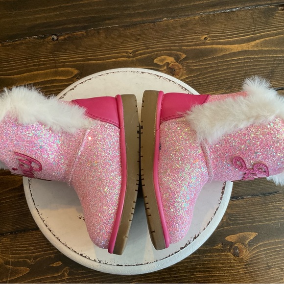 Juicy Couture NWOT Sparkling Pink Boots with White Fur - Picture 2 of 7